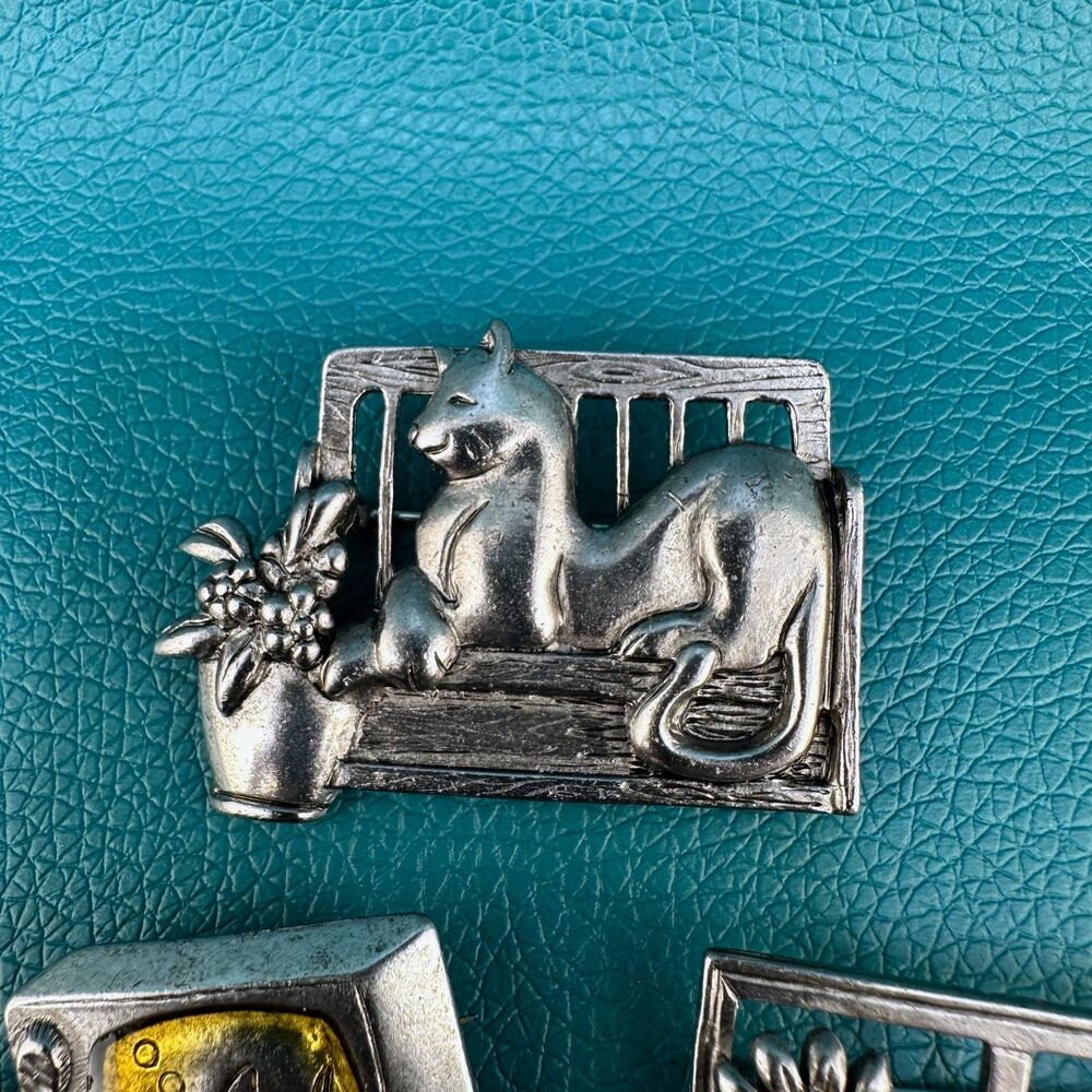 Vintage Cat Brooch Pin Lot Silver Tone Sitting on Windowsill Bench Watching TV - Picture 4 of 11